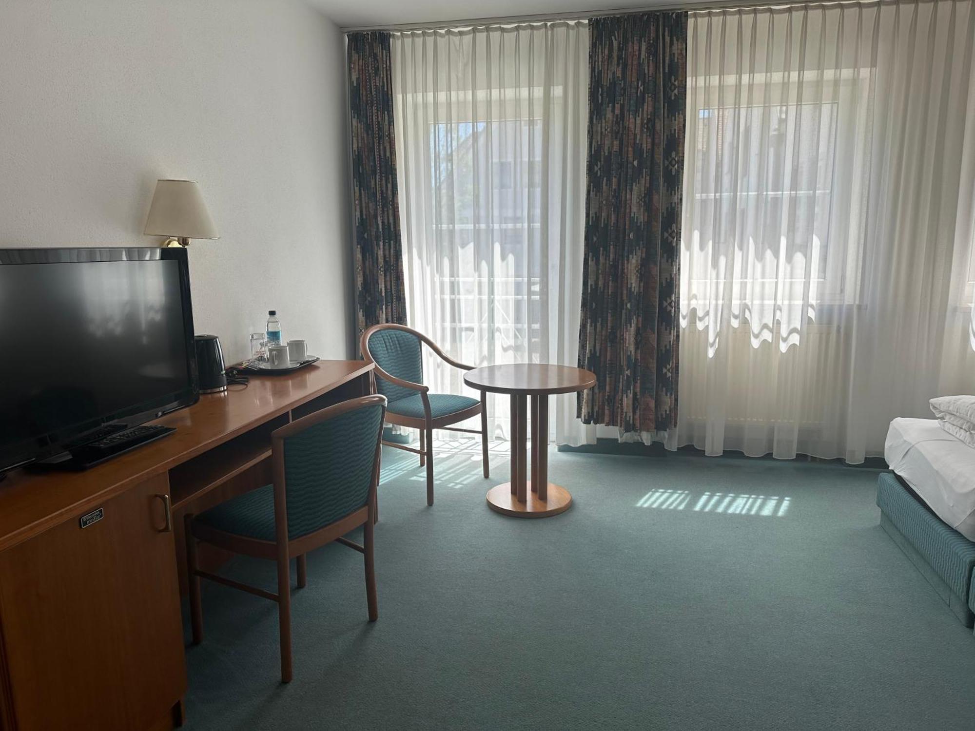St Hotel Reichertshofen Exterior photo
